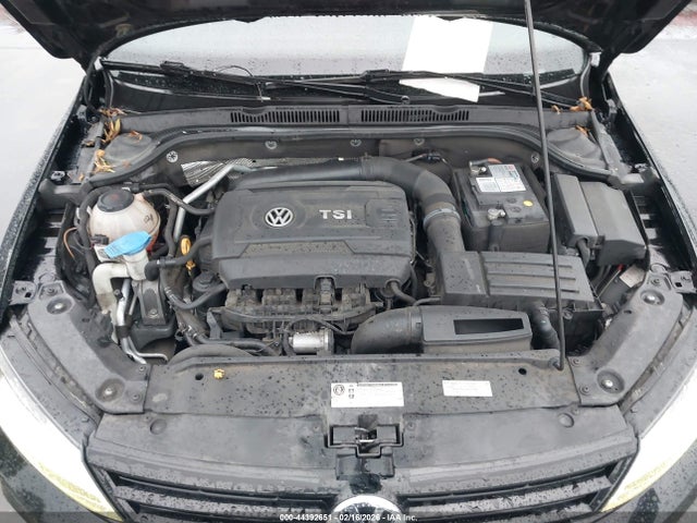 3VWD17AJ8JM205608 Volkswagen Jetta 1.8t Se Sport