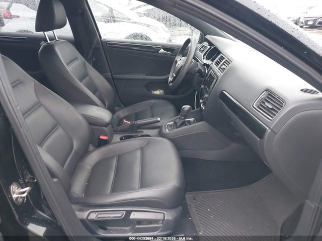 3VWD17AJ8JM205608 Volkswagen Jetta 1.8t Se Sport