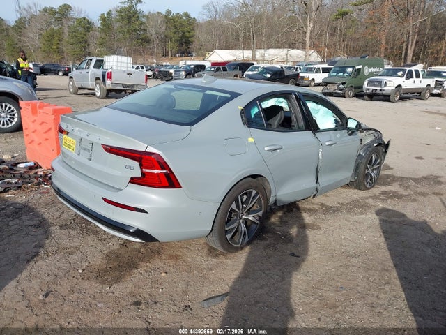 2024 VOLVO S60 7JRL12FL1RG315659 Photo 3