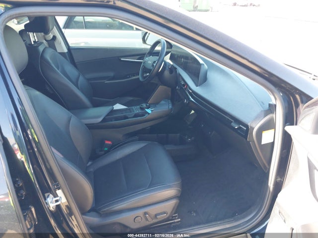 2023 KIA EV6 KNDC34LA1P5111721 Photo 4