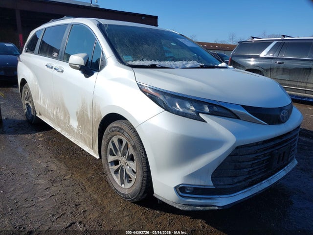 2022 TOYOTA SIENNA 5TDYSKFC0NS044241