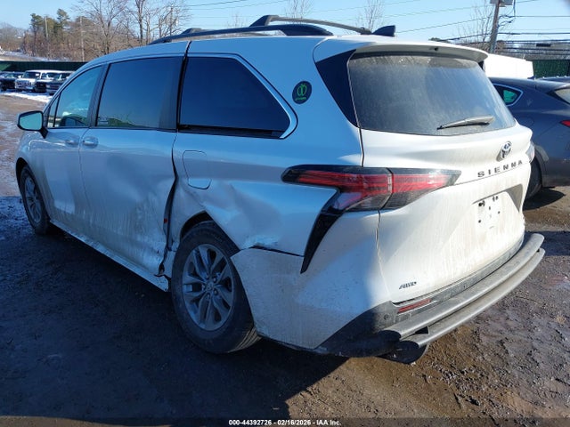 2022 TOYOTA SIENNA 5TDYSKFC0NS044241 Photo 2