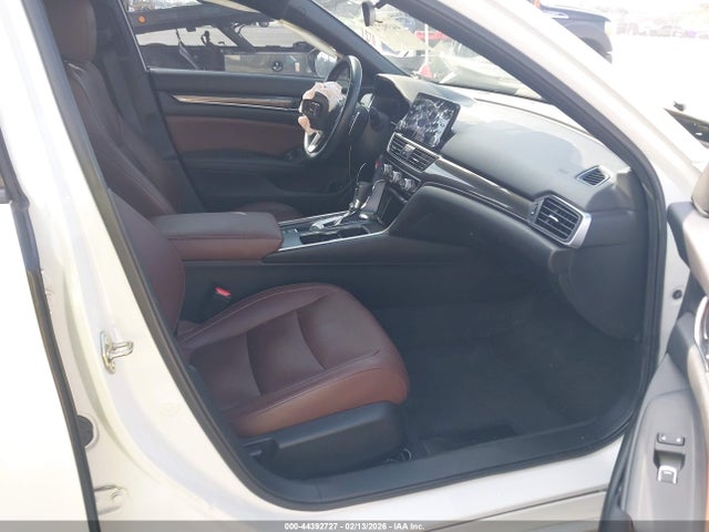 Продажа на аукционе авто 2019 Honda Accord Sport, vin: 1HGCV1F38KA156016, номер лота: 44392727