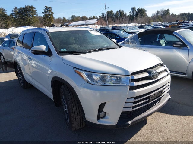 5TDJZRFH9HS368276 Toyota Highlander Xle