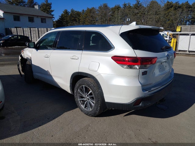 5TDJZRFH9HS368276 Toyota Highlander Xle