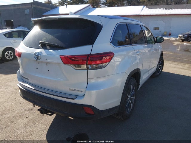 5TDJZRFH9HS368276 Toyota Highlander Xle