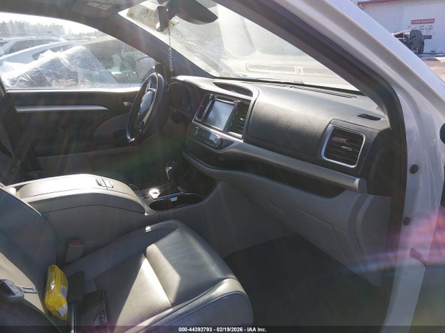 5TDJZRFH9HS368276 Toyota Highlander Xle