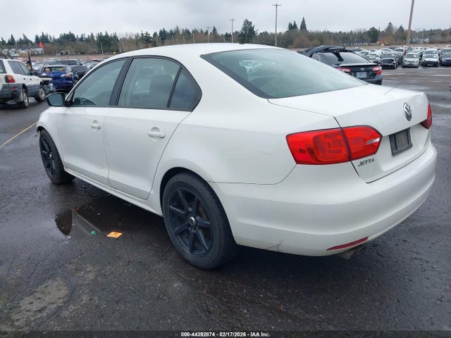 Продажа на аукционе авто 2013 Volkswagen Jetta 2.0l S, vin: 3VW2K7AJ7DM282253, номер лота: 44392874