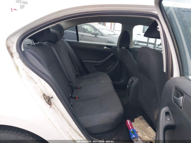 Продажа на аукционе авто 2013 Volkswagen Jetta 2.0l S, vin: 3VW2K7AJ7DM282253, номер лота: 44392874