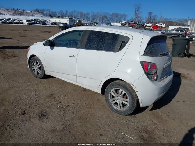 2015 CHEVROLET SONIC 1G1JC6SH5F4188736 Photo 2