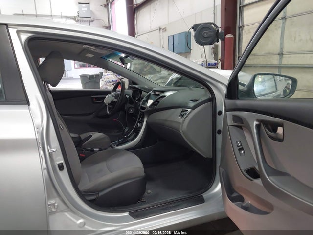 Продаж на аукціоні авто 2016 Hyundai Elantra Se, vin: 5NPDH4AE4GH782974, номер лоту: 44392900
