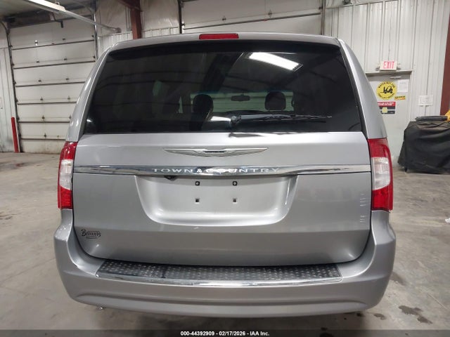 2016 Chrysler Town & Country Lx მანქანა იყიდება აუქციონზე, vin: 2C4RC1AG5GR135541, აუქციონის ნომერი: 44392909