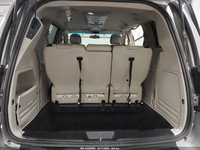 2016 Chrysler Town & Country Lx მანქანა იყიდება აუქციონზე, vin: 2C4RC1AG5GR135541, აუქციონის ნომერი: 44392909
