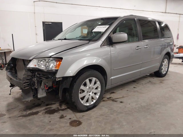 2016 Chrysler Town & Country Lx მანქანა იყიდება აუქციონზე, vin: 2C4RC1AG5GR135541, აუქციონის ნომერი: 44392909