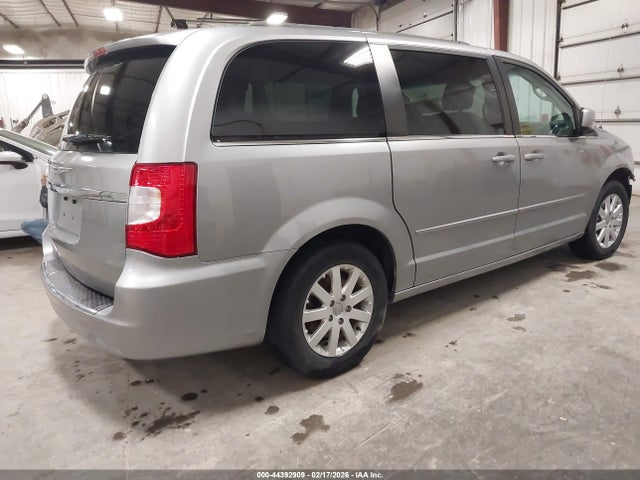 2016 Chrysler Town & Country Lx მანქანა იყიდება აუქციონზე, vin: 2C4RC1AG5GR135541, აუქციონის ნომერი: 44392909
