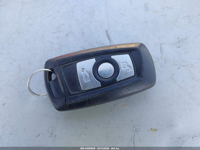 2015 Bmw 328i მანქანა იყიდება აუქციონზე, vin: WBA3C1C57FK121362, აუქციონის ნომერი: 44392928
