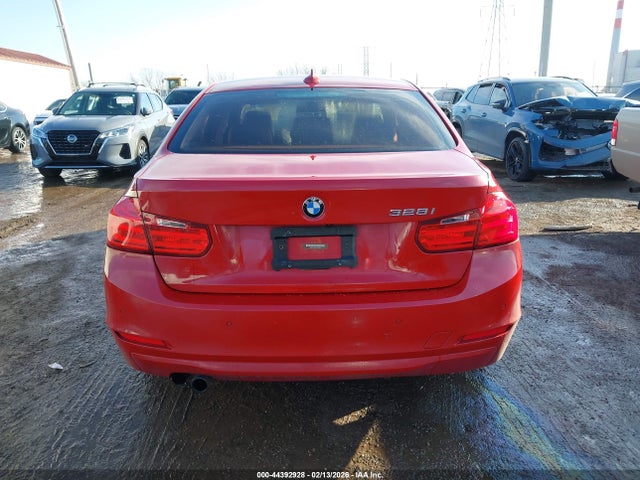 2015 Bmw 328i მანქანა იყიდება აუქციონზე, vin: WBA3C1C57FK121362, აუქციონის ნომერი: 44392928