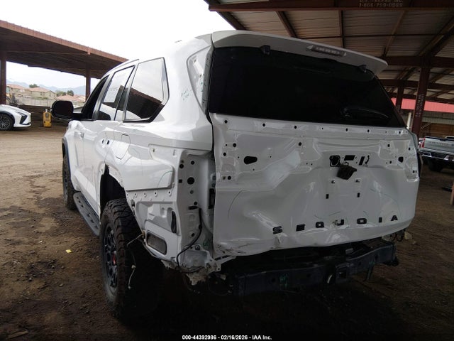 2024 TOYOTA SEQUOIA 7SVAAABAXRX033515 Photo 2