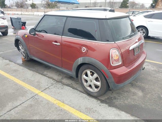 2008 MINI COOPER WMWMF33598TT66961 Photo 2
