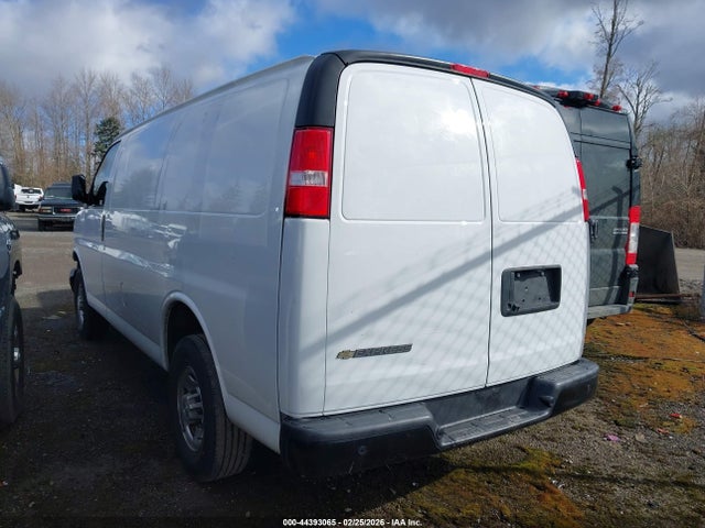 1GCWGAFP8P1113070 Chevrolet Express Cargo Rwd 2500 Regular Wheelbase Wt