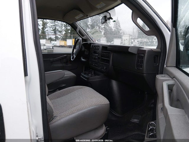 1GCWGAFP8P1113070 Chevrolet Express Cargo Rwd 2500 Regular Wheelbase Wt