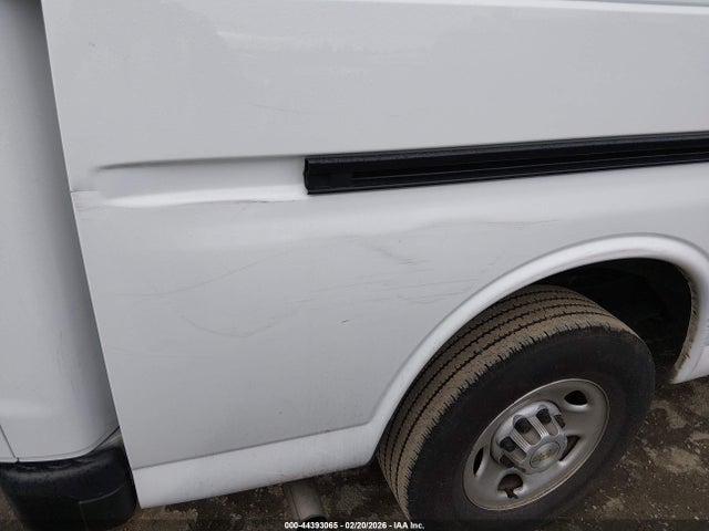1GCWGAFP8P1113070 Chevrolet Express Cargo Rwd 2500 Regular Wheelbase Wt