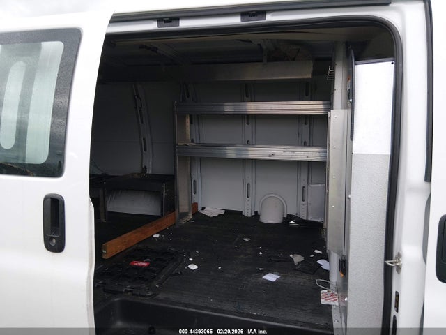 1GCWGAFP8P1113070 Chevrolet Express Cargo Rwd 2500 Regular Wheelbase Wt