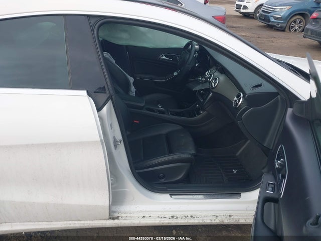 2019 MERCEDES-BENZ CLA 250 WDDSJ4GB1KN718916 Photo 4