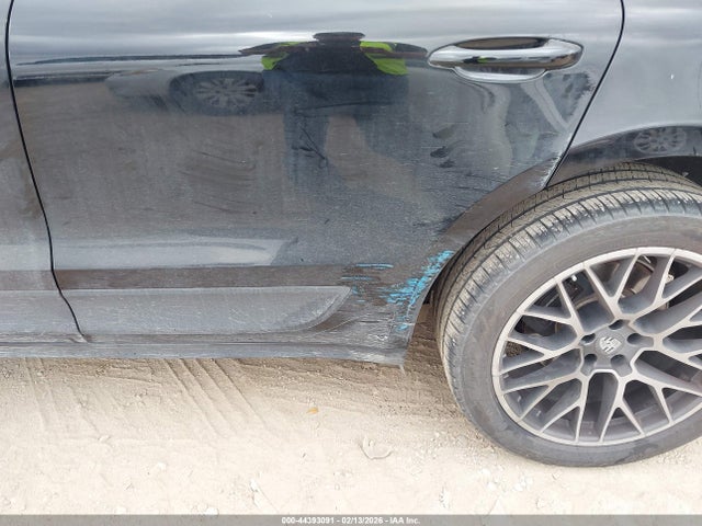 2018 PORSCHE MACAN WP1AA2A58JLB19159 Photo 5