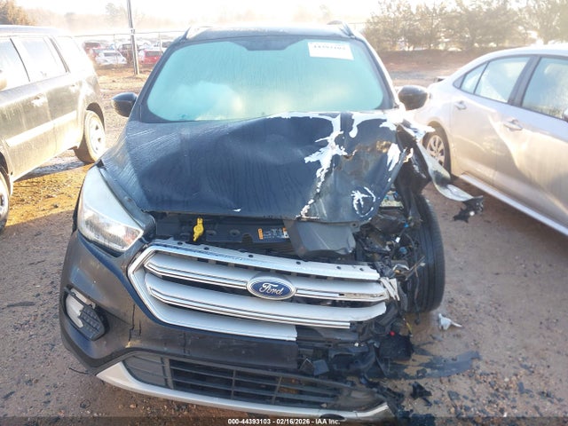 1FMCU9GDXJUA11768 Ford ESCAPE SE