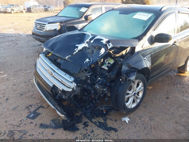 1FMCU9GDXJUA11768 Ford ESCAPE SE