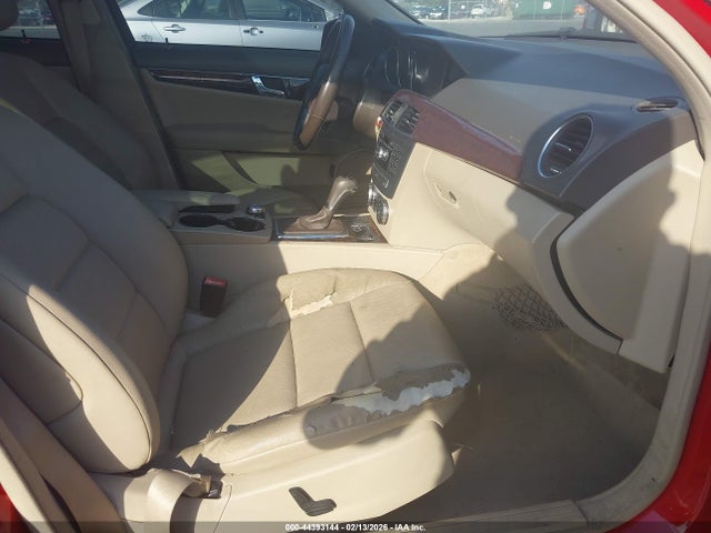 Aukcja sprzedaży 2014 Mercedes-benz C 250 Sport, vin: WDDGF4HBXER315150, numer aukcji: 44393144