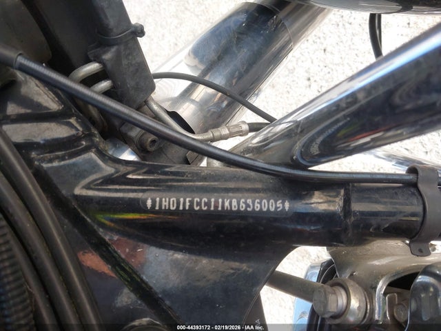 2019 HARLEY-DAVIDSON FLHTCU 1HD1FCC11KB636005 Photo 9