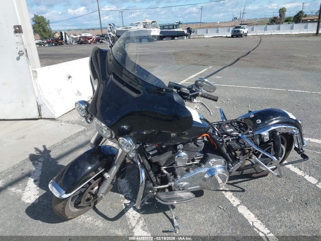 2019 HARLEY-DAVIDSON FLHTCU 1HD1FCC11KB636005 Photo 1