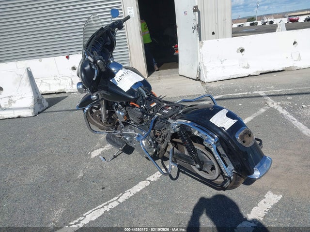2019 HARLEY-DAVIDSON FLHTCU 1HD1FCC11KB636005 Photo 2