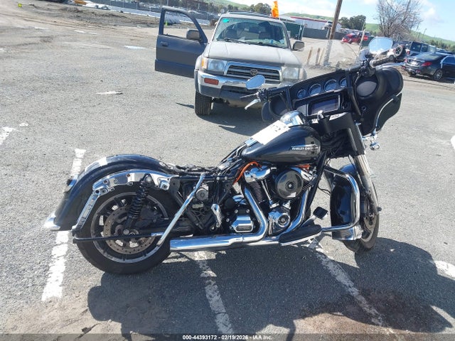 2019 HARLEY-DAVIDSON FLHTCU 1HD1FCC11KB636005 Photo 3