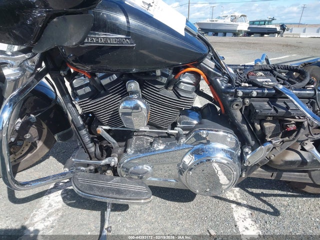 2019 HARLEY-DAVIDSON FLHTCU 1HD1FCC11KB636005 Photo 8