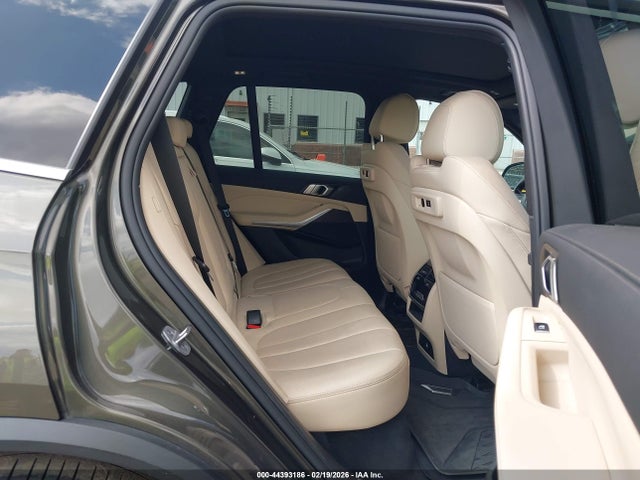 44393186 :رقم المزاد ، 5UXCR6C05N9K22035 vin ، 2022 Bmw X5 Xdrive40i مزاد بيع