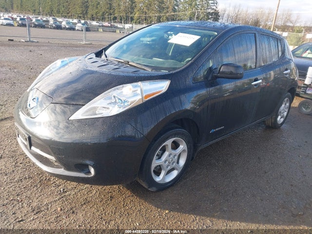 Nissan LEAF SV 2015 1N4AZ0CP3FC301832 Image 2