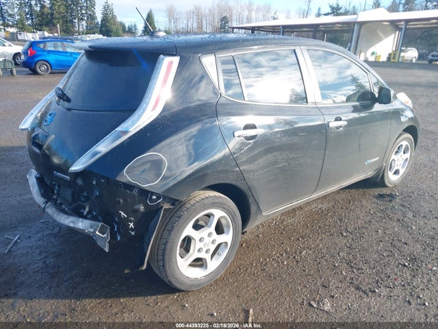 Nissan LEAF SV 2015 1N4AZ0CP3FC301832 Image 4