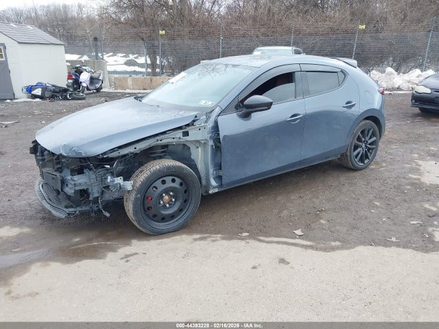 Mazda Mazda3 2.5 Turbo Premium Plus 2022 JM1BPBNY4N1513414 Image 2