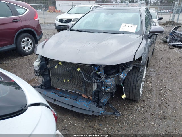 4T1B11HK9JU092961 Toyota CAMRY XLE