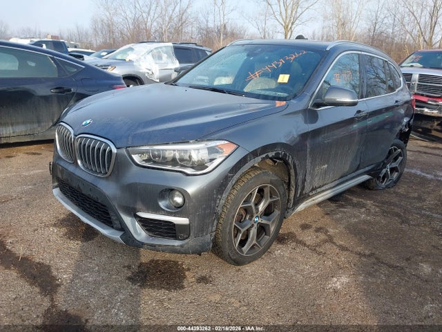 2016 BMW X1 WBXHT3C3XGP885328 Photo 1