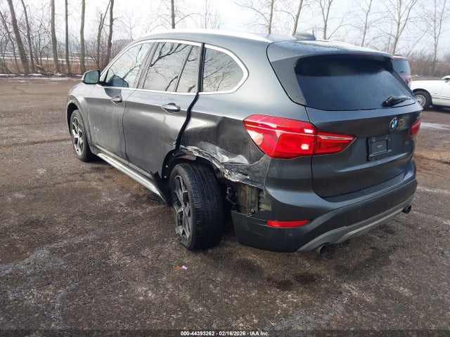 2016 BMW X1 WBXHT3C3XGP885328 Photo 2