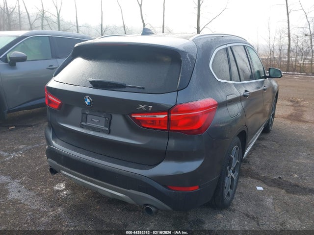2016 BMW X1 WBXHT3C3XGP885328 Photo 3