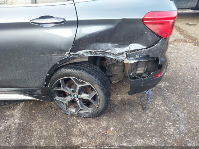 2016 BMW X1 WBXHT3C3XGP885328 Photo 5