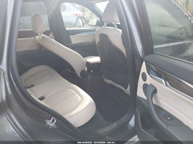 2016 BMW X1 WBXHT3C3XGP885328 Photo 7