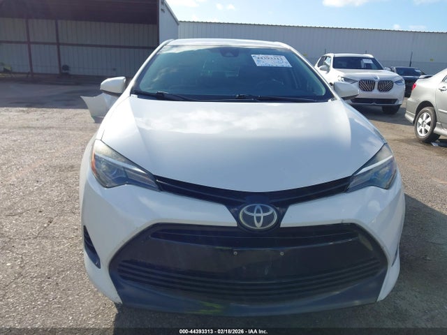 Toyota COROLLA LE 2018 5YFBURHEXJP850839 Image 13