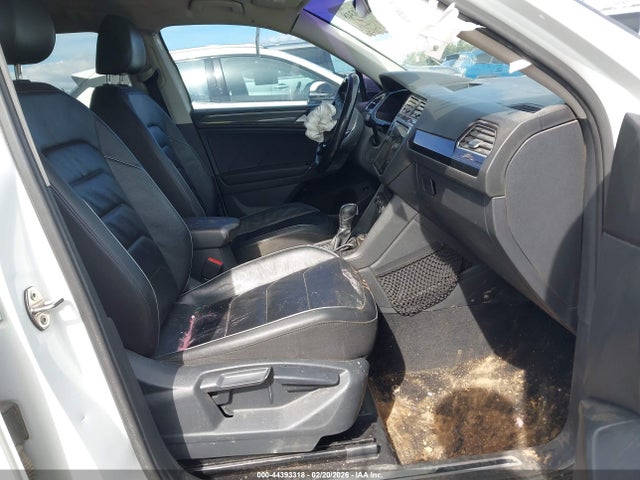 2018 VOLKSWAGEN TIGUAN 3VV4B7AX9JM098638 Photo 4