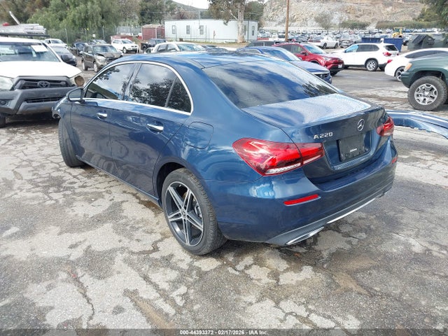 W1K3G4EB8MJ287913 Mercedes-Benz A 220